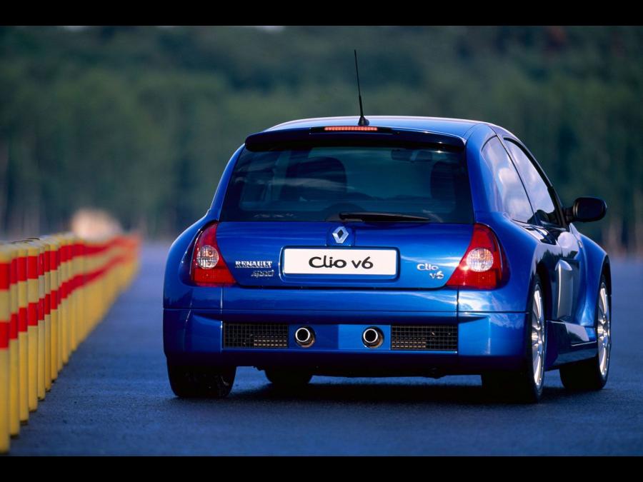  Renault Clio V6 2003 года  (фото 12 из 30)